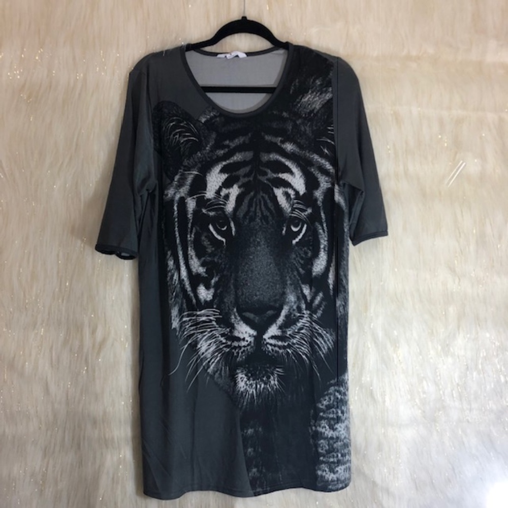 5th and Love Tiger Print Dress Size Small